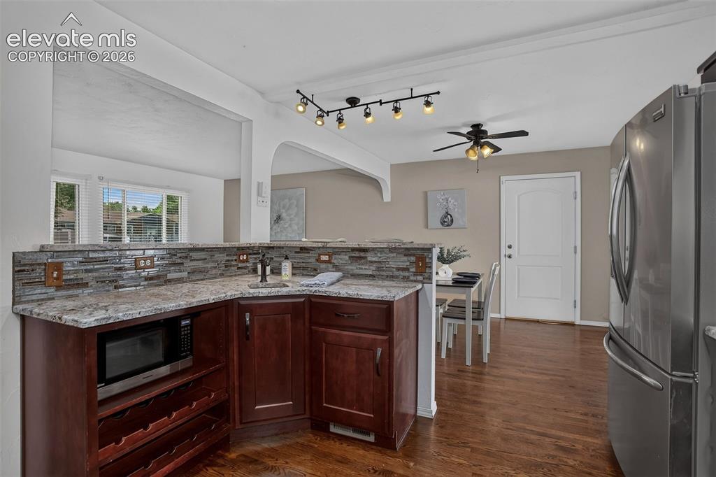 Image 11 of 38: Kitchen