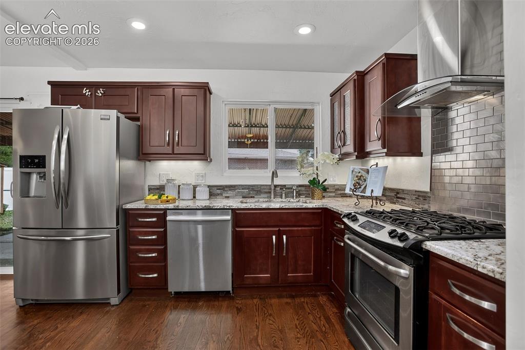 Image 12 of 38: Kitchen
