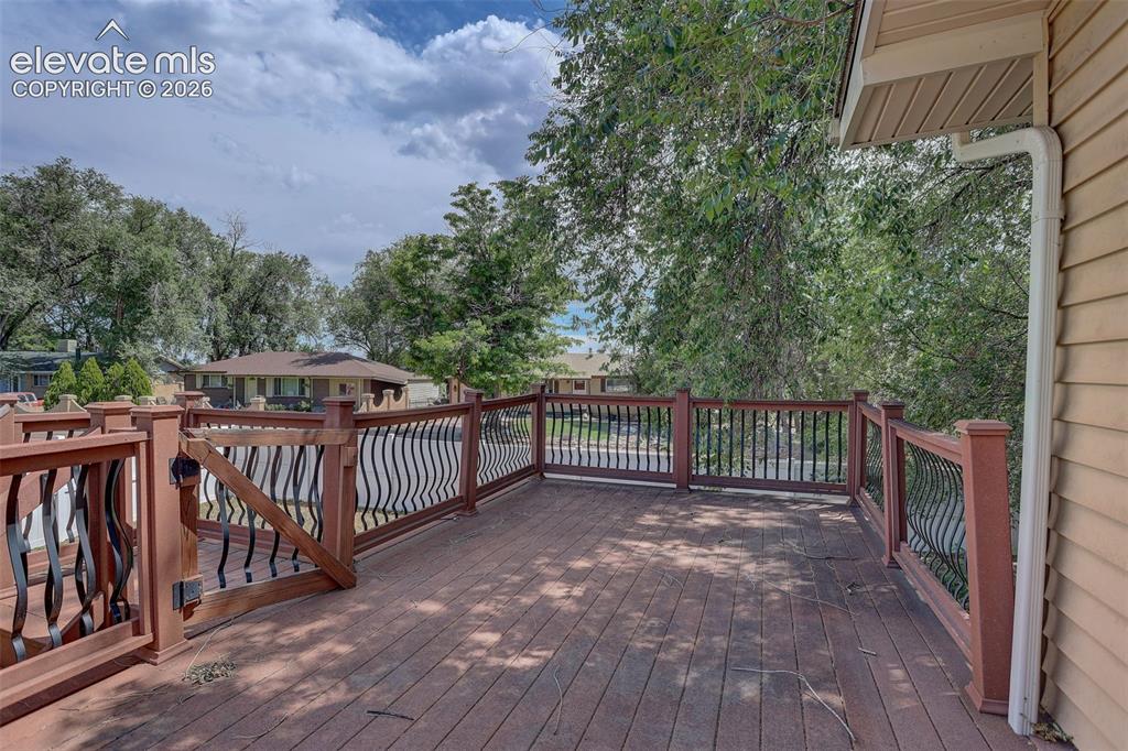 Image 35 of 38: Deck