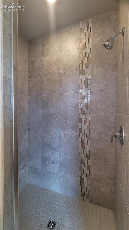 Image 29 of 33: Master Bathroom