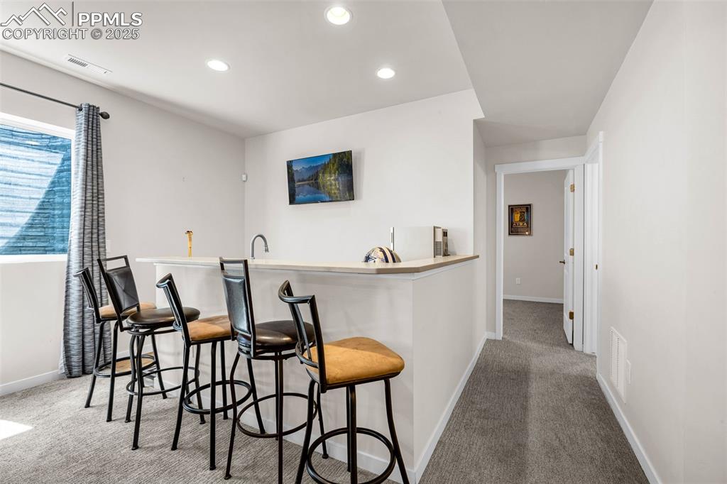 Image 5 of 38: Dining Area