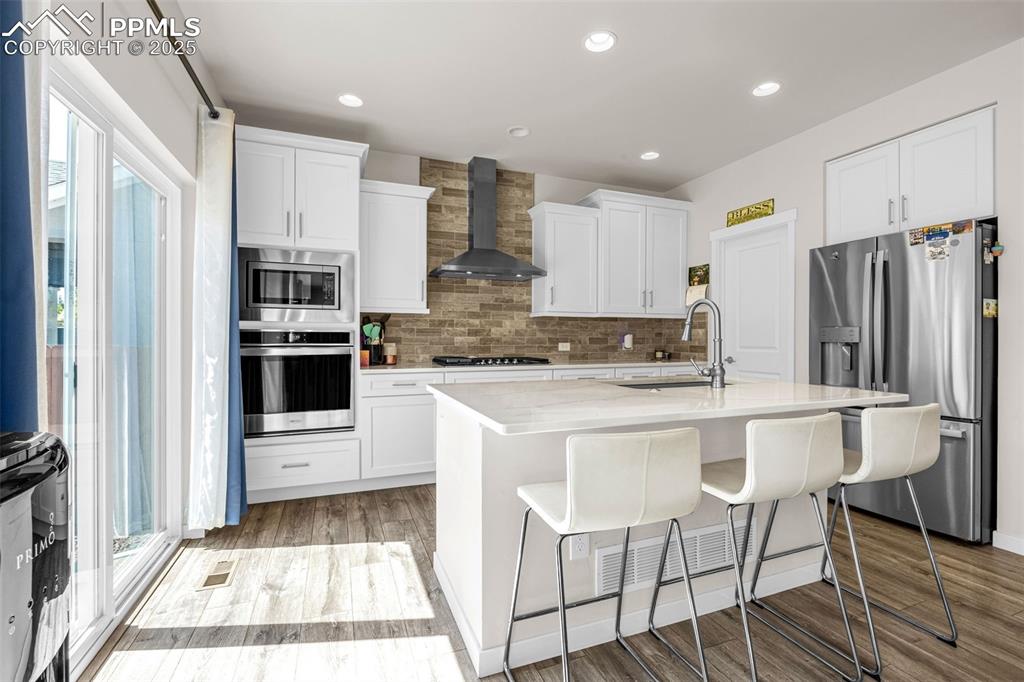 Image 9 of 38: Kitchen