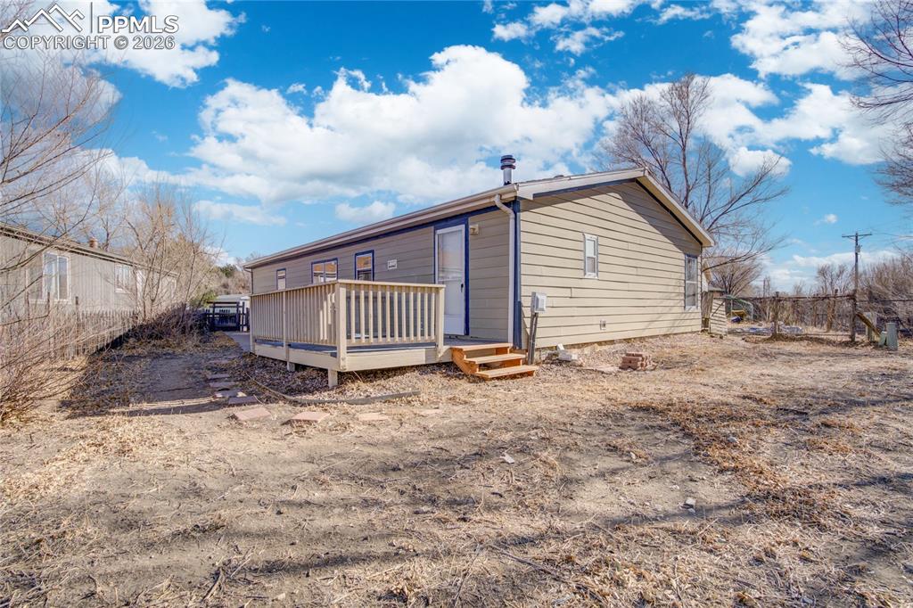 Image 6 of 9: Backyard