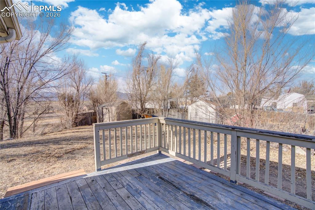 Image 7 of 9: Backyard