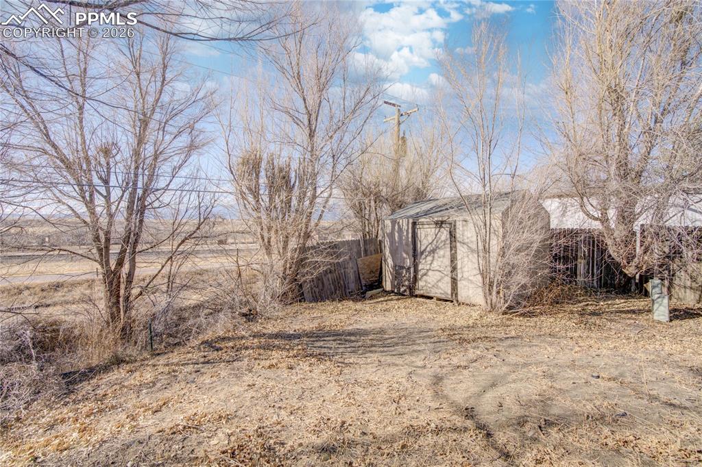 Image 8 of 9: Backyard