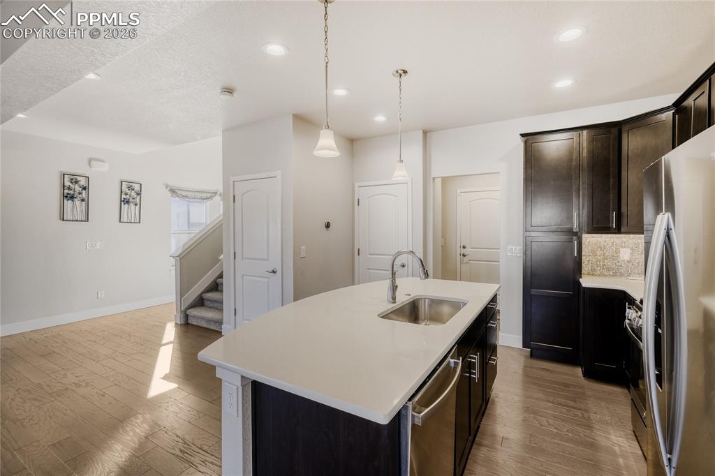 Image 10 of 30: Kitchen