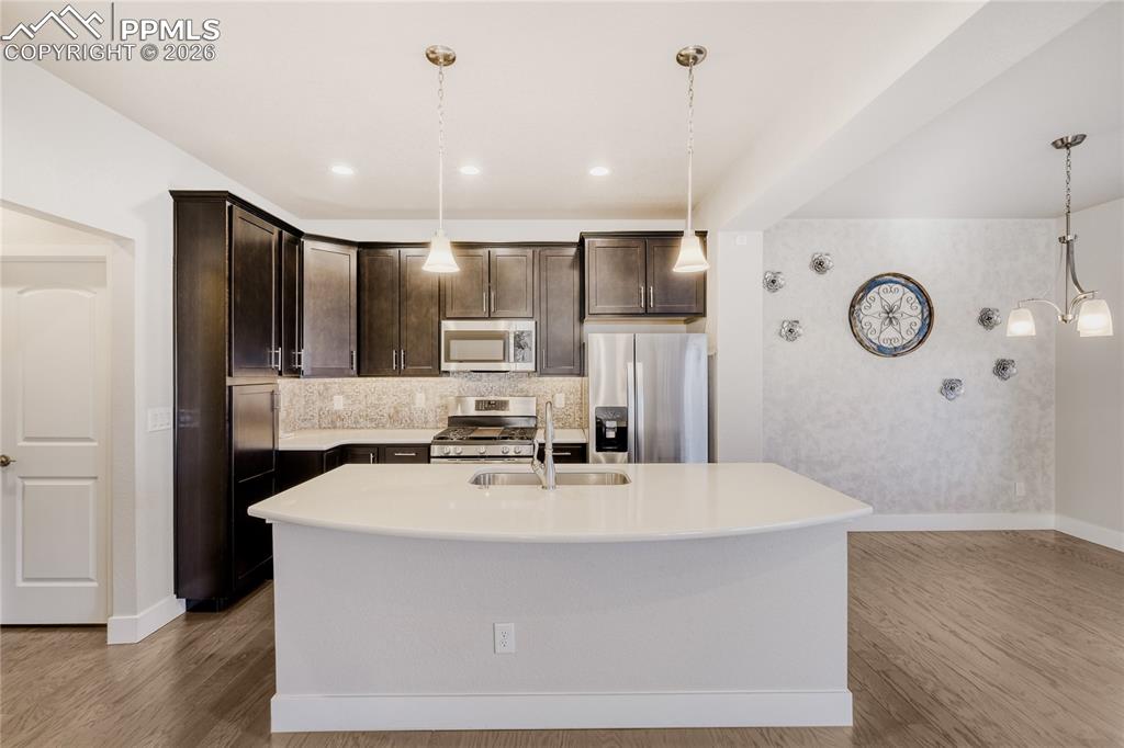 Image 11 of 30: Kitchen