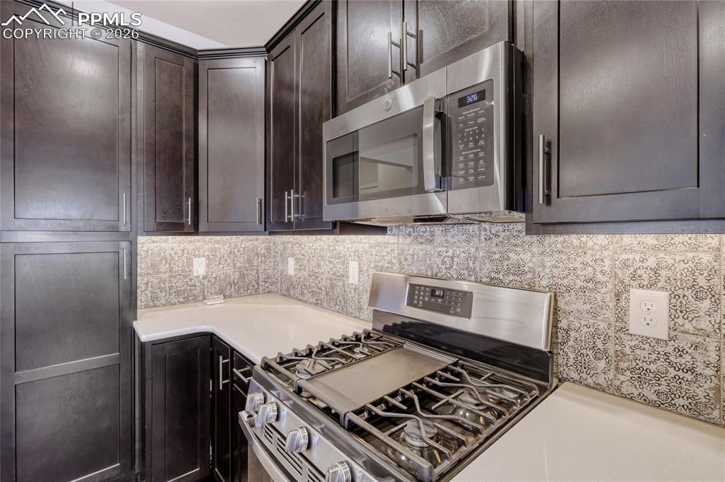 Image 13 of 30: Kitchen