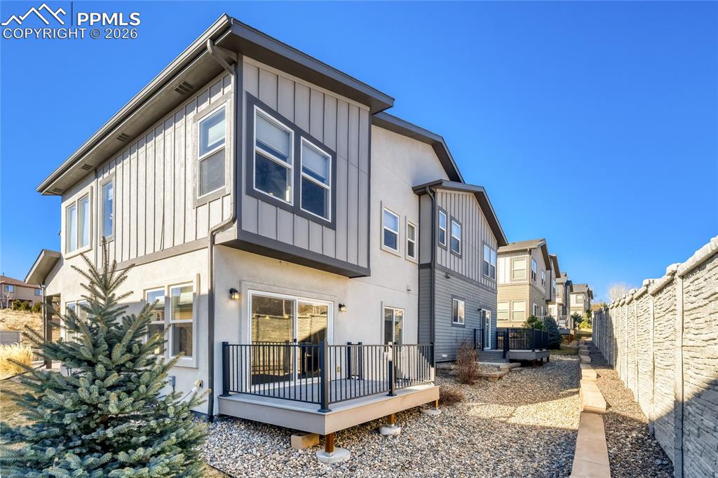 Image 29 of 30: Back of Structure