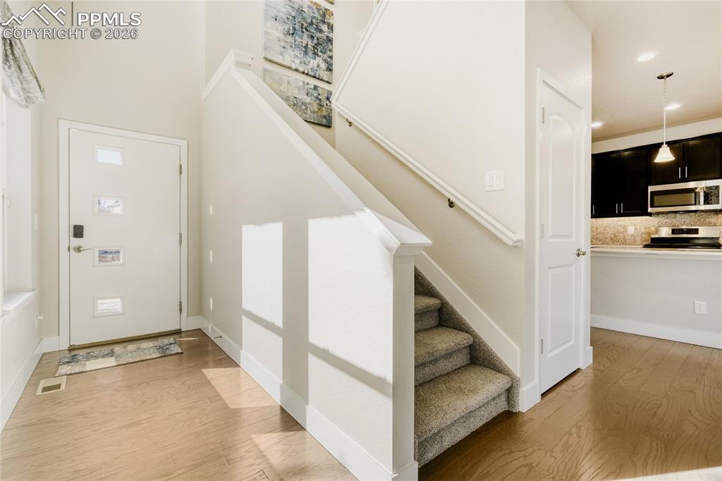 Image 5 of 30: Entry