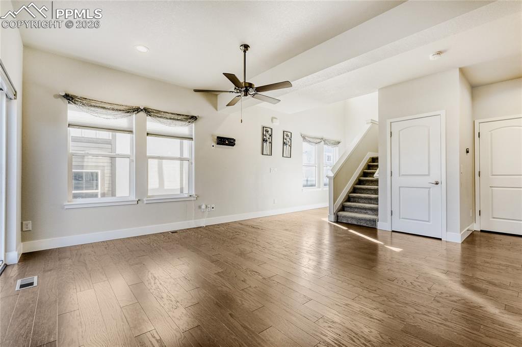 Image 6 of 30: Living Room