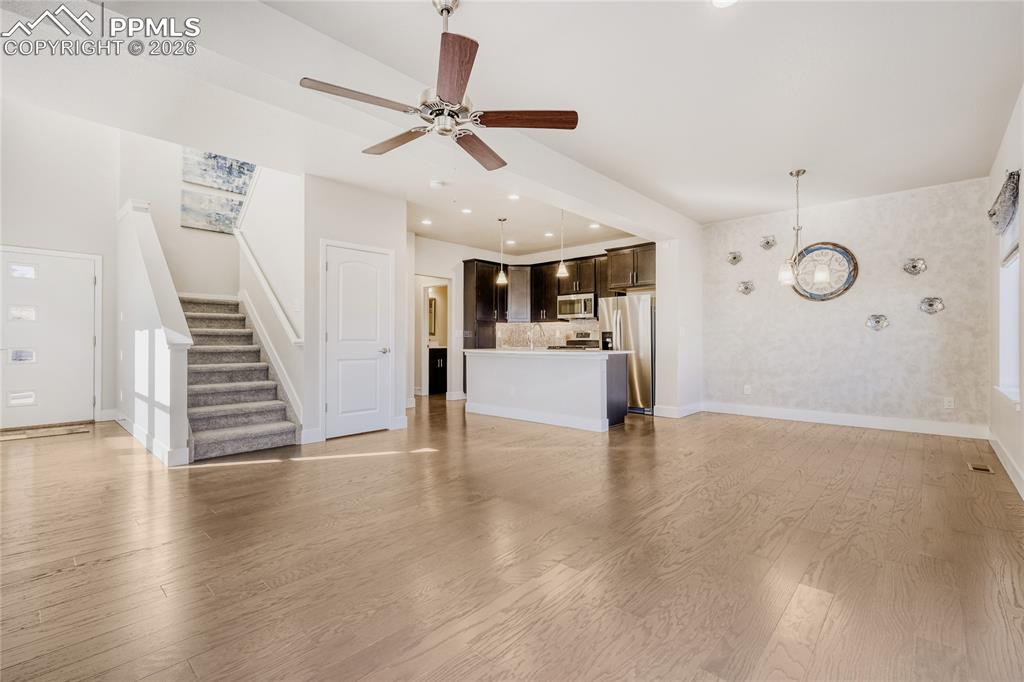 Image 7 of 30: Living Room