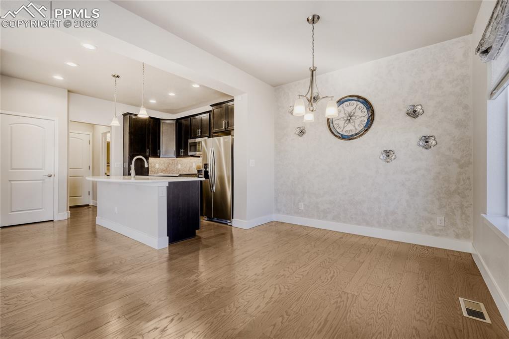 Image 8 of 30: Kitchen