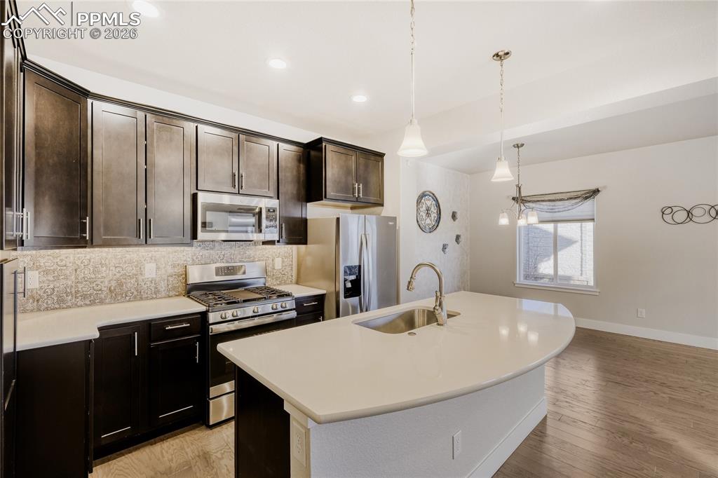 Image 9 of 30: Kitchen