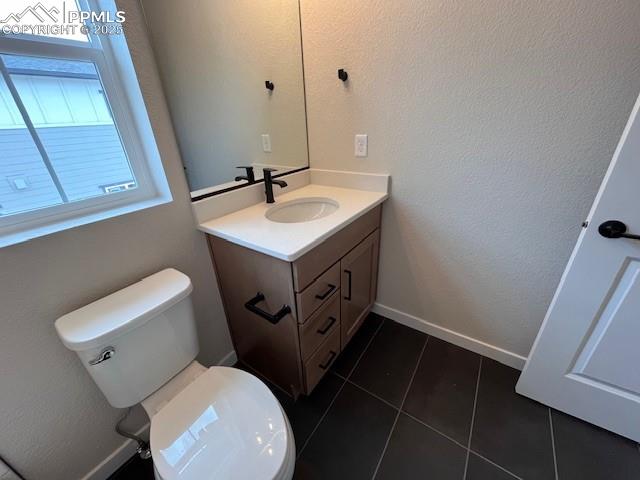 Image 10 of 12: Bathroom
