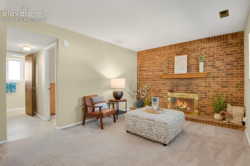 Image 13 of 28: Family Room