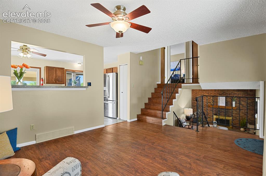 Image 7 of 28: Living Room