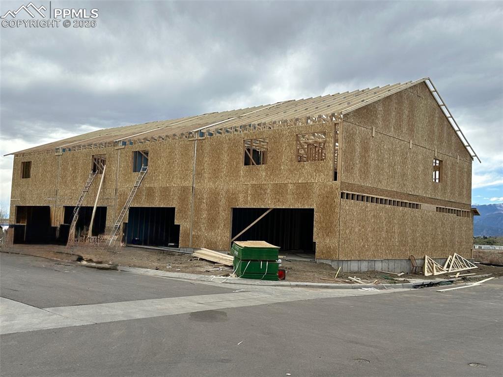 Image 2 of 32: Front of Structure