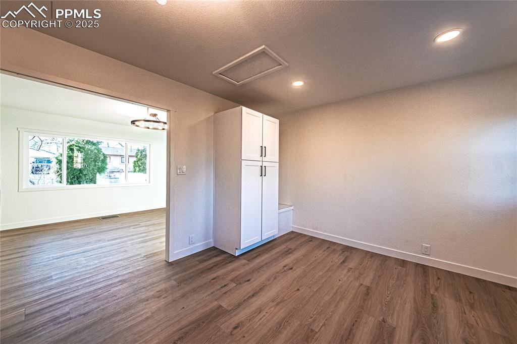 Image 12 of 27: Bedroom