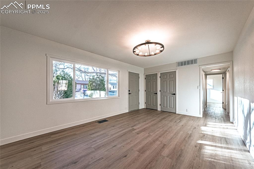 Image 5 of 27: Bedroom