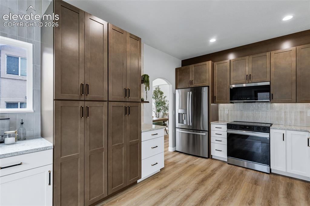 Image 12 of 45: Kitchen