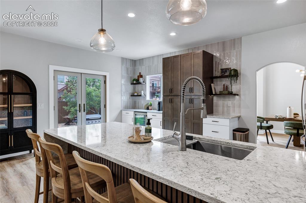 Image 14 of 45: Kitchen