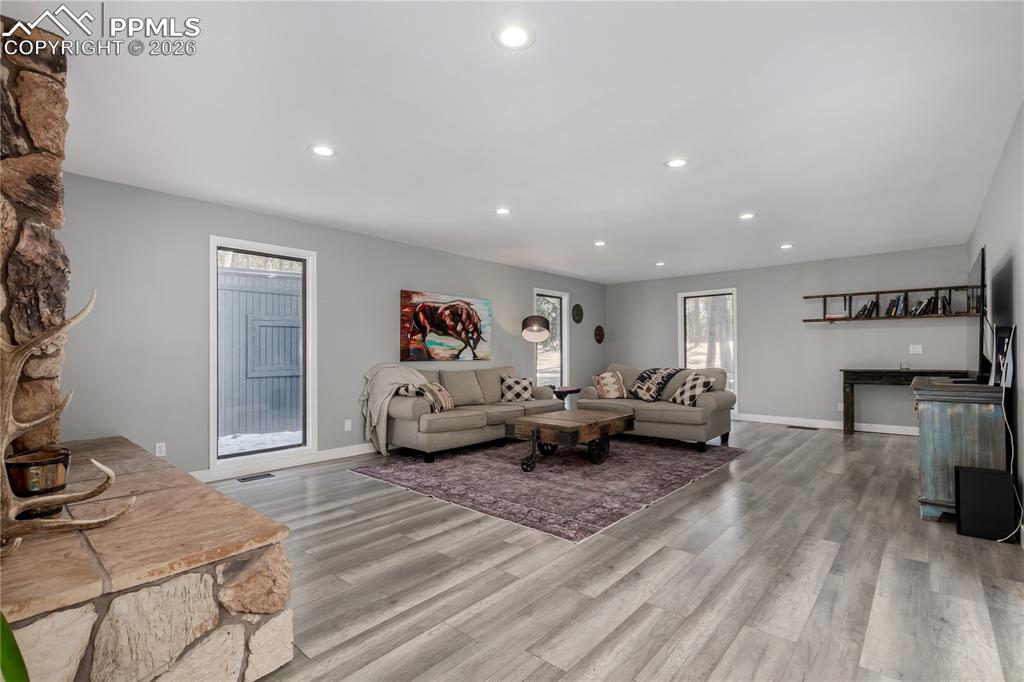 Image 11 of 45: Living Room