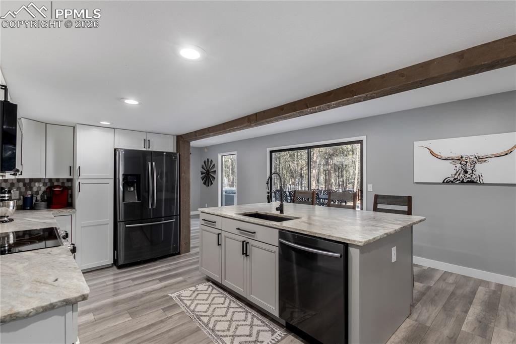 Image 14 of 45: Kitchen