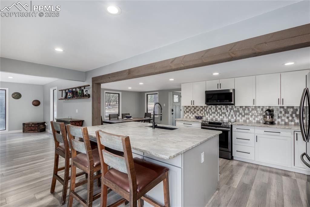 Image 15 of 45: Kitchen