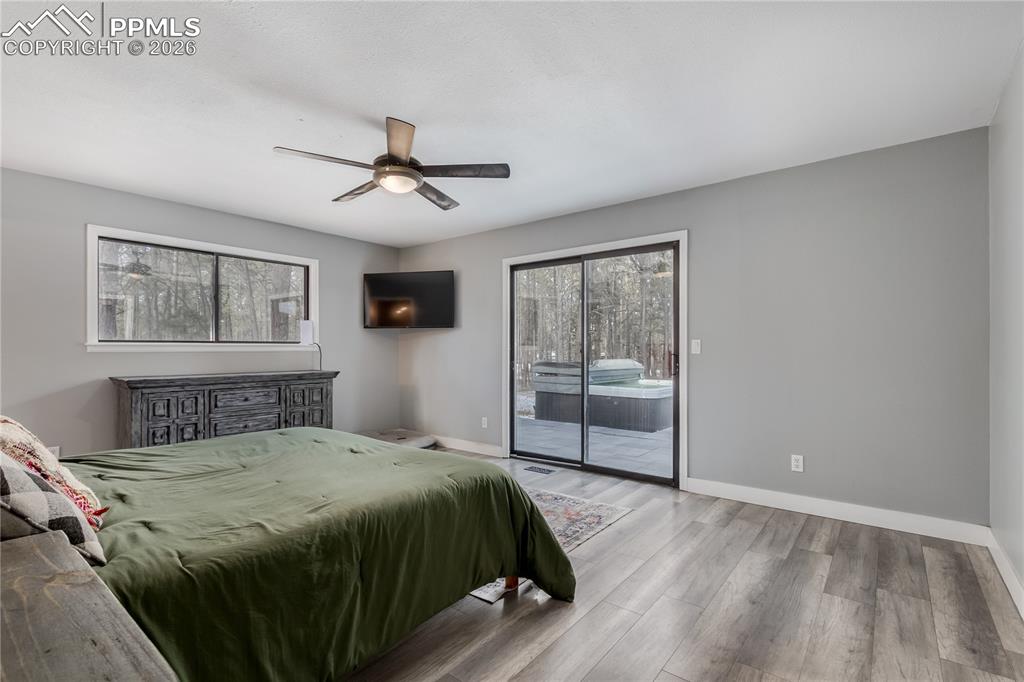 Image 20 of 45: Bedroom