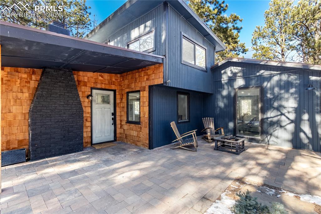 Image 3 of 45: Back of Structure