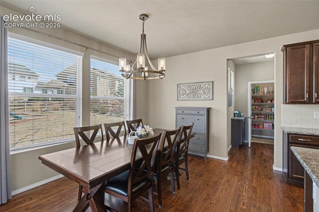 Image 13 of 40: Dining Area