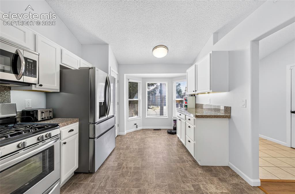 Image 8 of 47: Kitchen