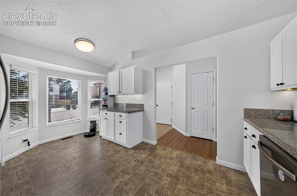 Image 9 of 47: Kitchen