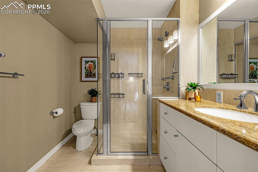 Image 11 of 20: Bathroom