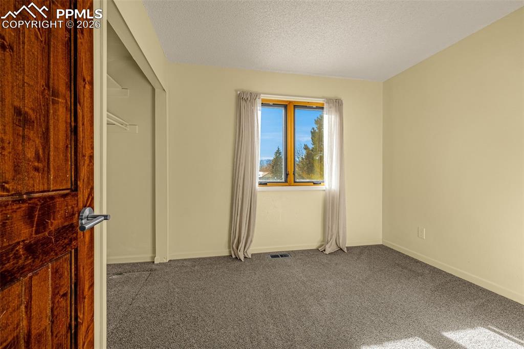 Image 14 of 20: 3rd Bedroom