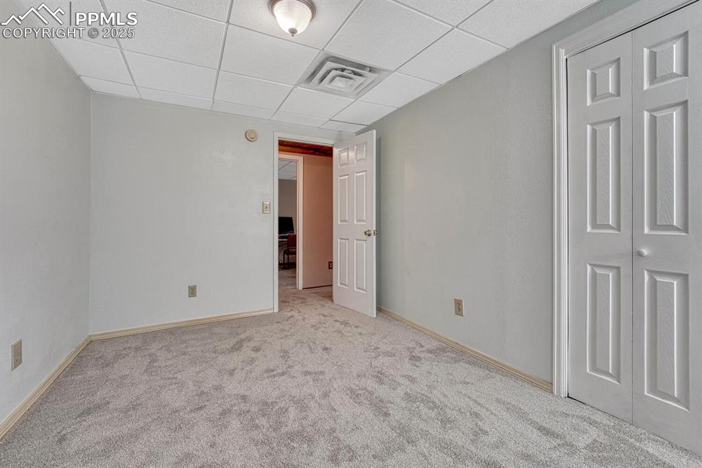 Image 36 of 50: Bedroom