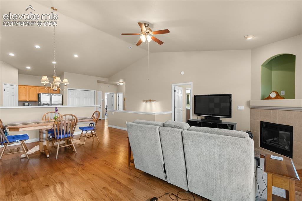 Image 18 of 31: Great Room
