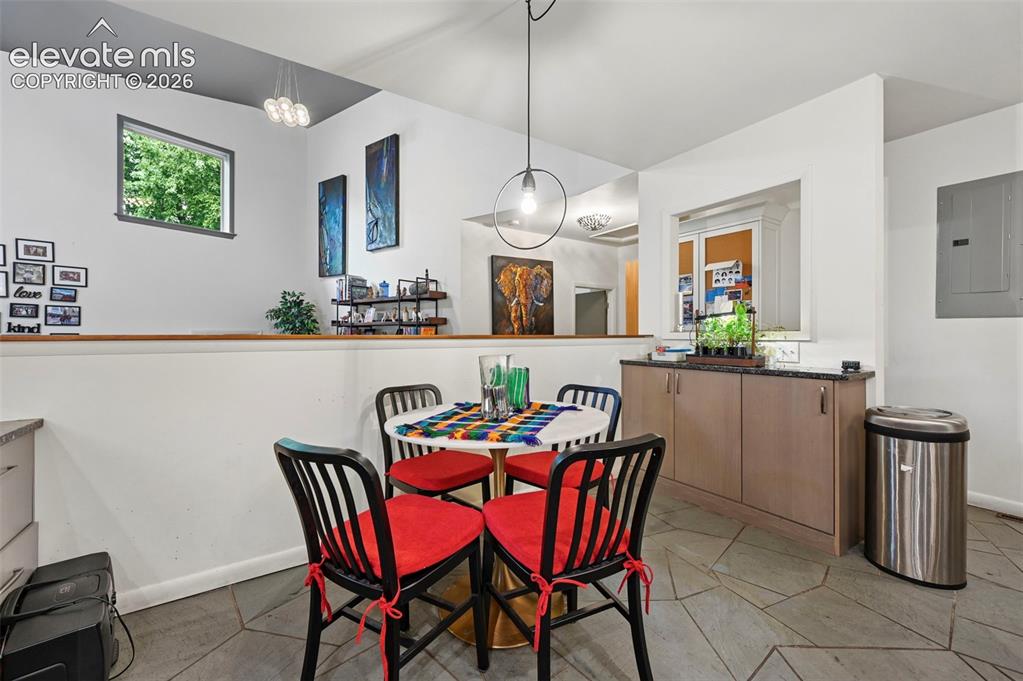 Image 11 of 50: Eating Area in Kitchen