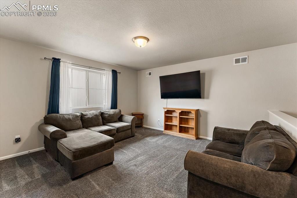 Image 16 of 28: Loft