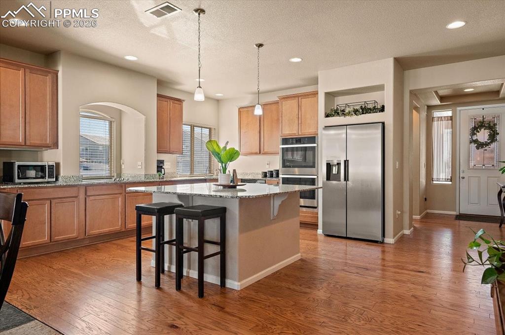 Image 4 of 28: Kitchen