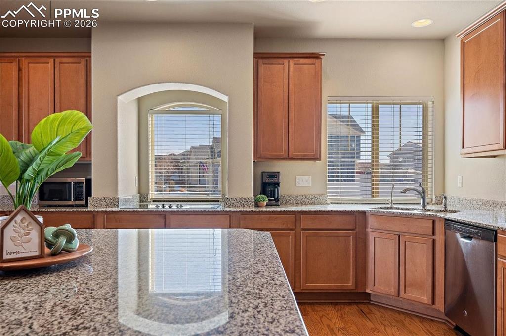 Image 6 of 28: Kitchen