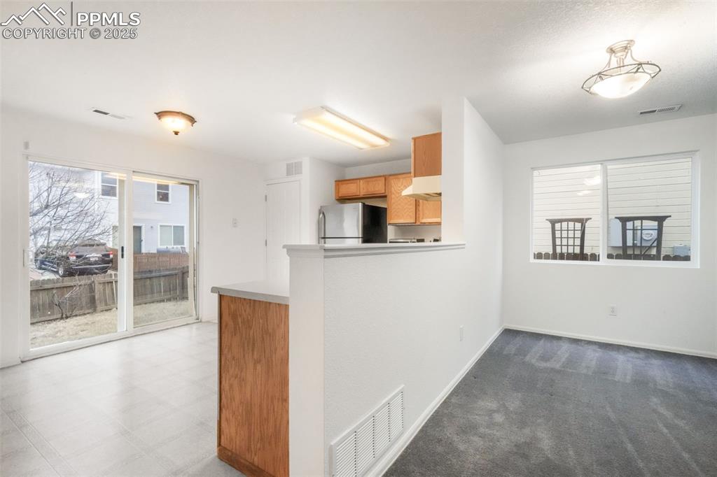 Image 12 of 44: Kitchen