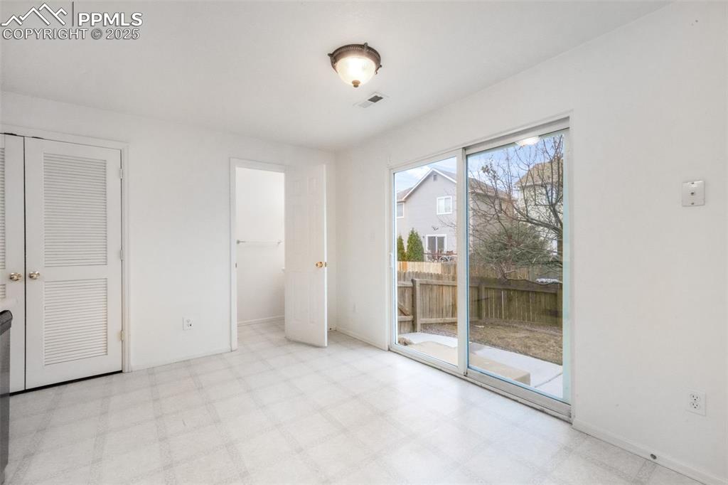 Image 19 of 44: Bedroom