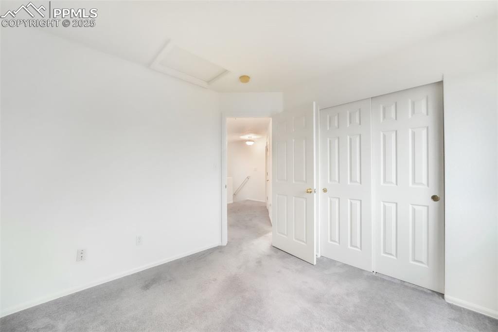 Image 28 of 44: Bedroom