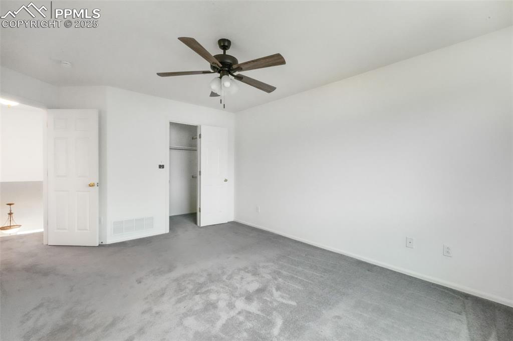 Image 36 of 44: Bedroom