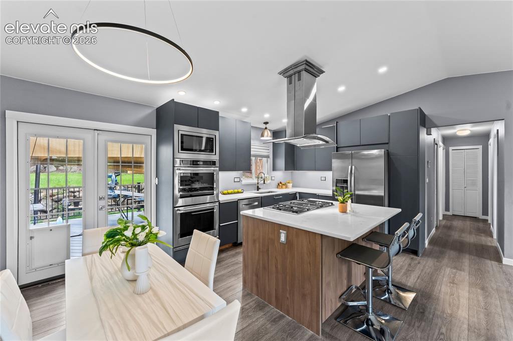 Image 11 of 41: Kitchen