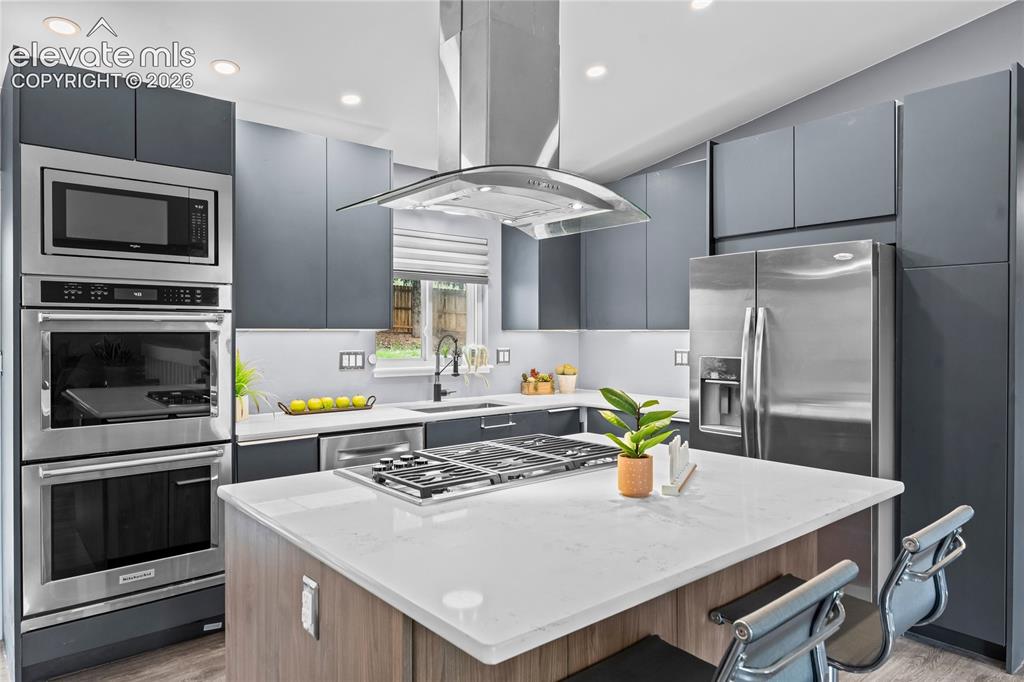 Image 12 of 41: Kitchen