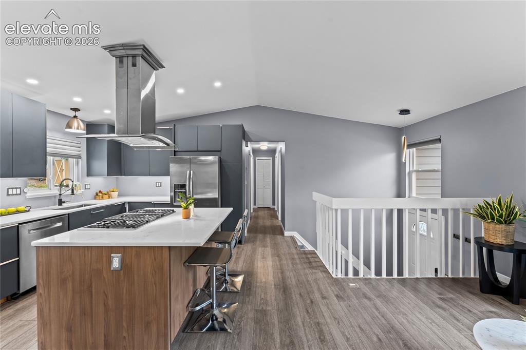 Image 13 of 41: Kitchen