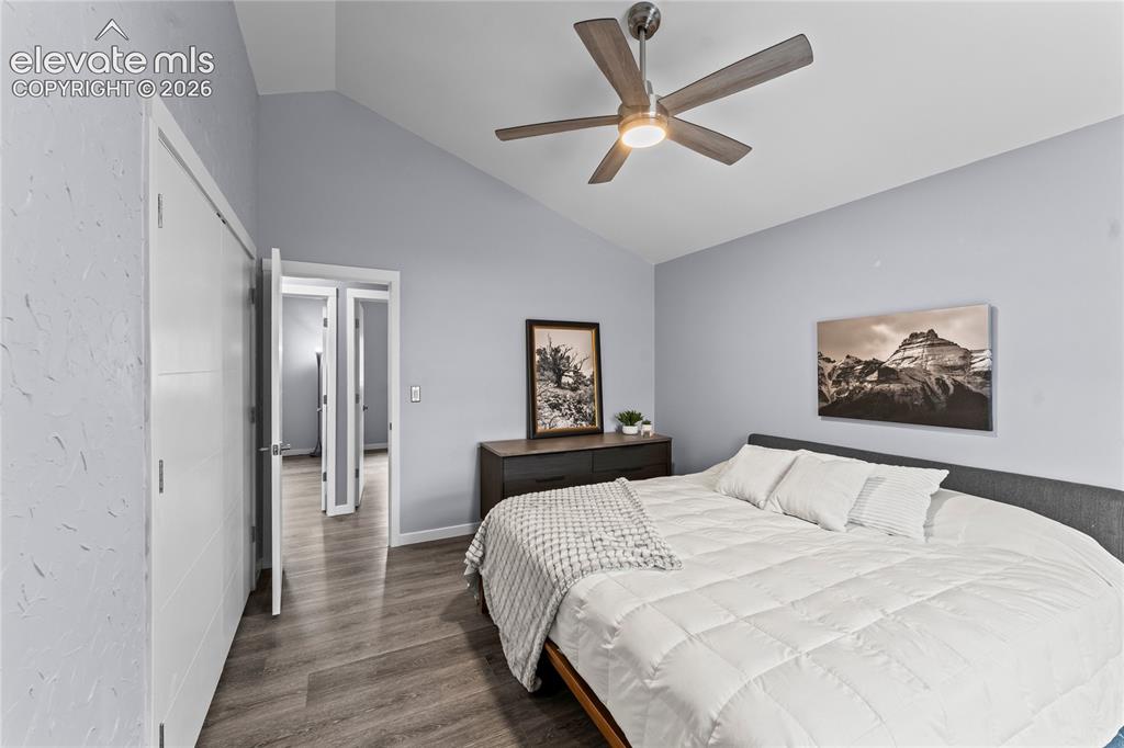 Image 16 of 41: Bedroom